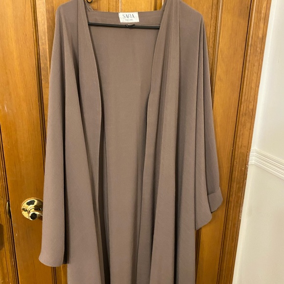 Safia the Label Malika Abaya in dusty rose - Picture 10 of 13